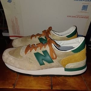 New Balance 990V1 Tan/Green  Size 9.5